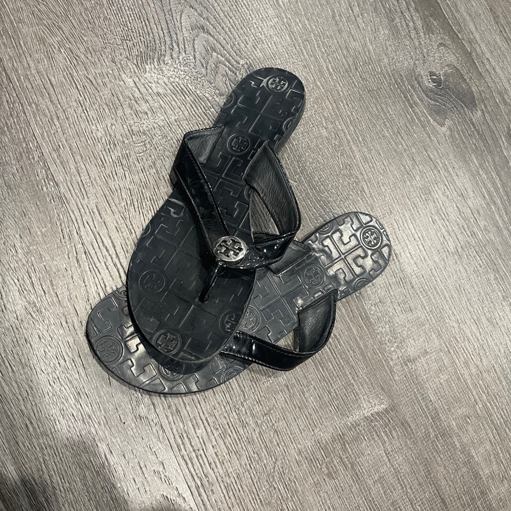 Tory Burch Patent Flip Flops - Picture 3 of 4
